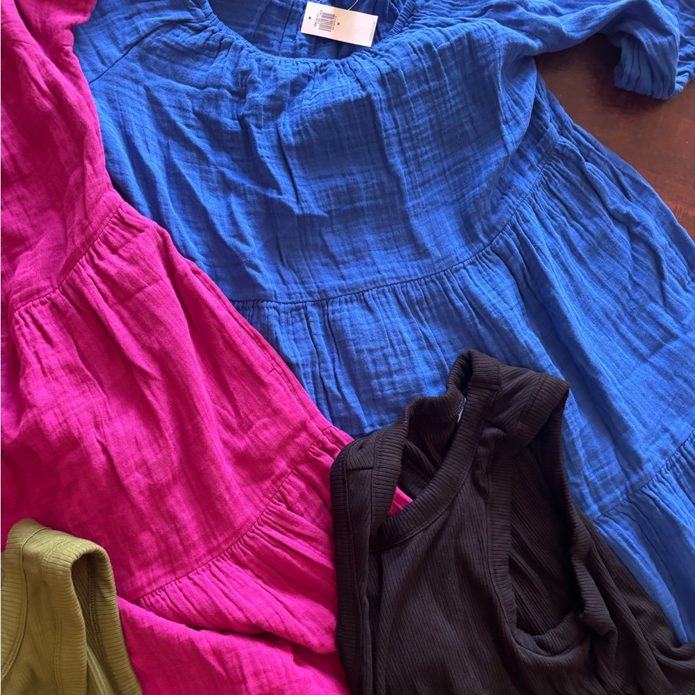 Lot of 4 dresses Old Navy new & like new 4 Colorful Dresses Medium - Picture 4 of 4